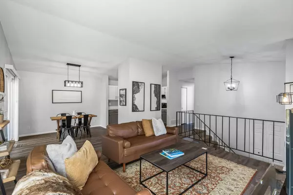 4212 Hemlock LN N, Plymouth, MN 55441