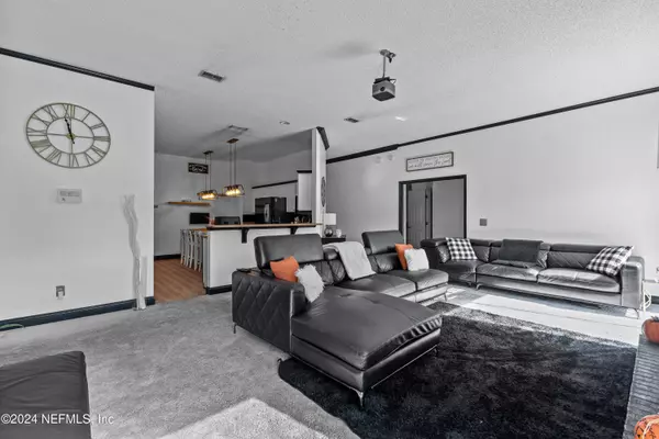 5458 CUTWATER LN S, Jacksonville, FL 32277