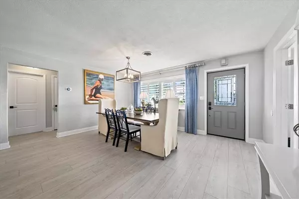 469 Linda LN, Melbourne, FL 32935