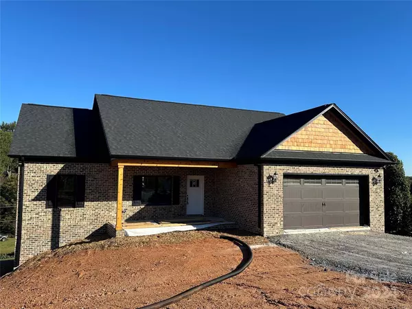 4916 Southview DR, Hickory, NC 28602