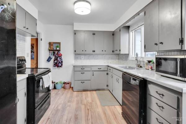 2467 Hansen Ave, Burley, ID 83318