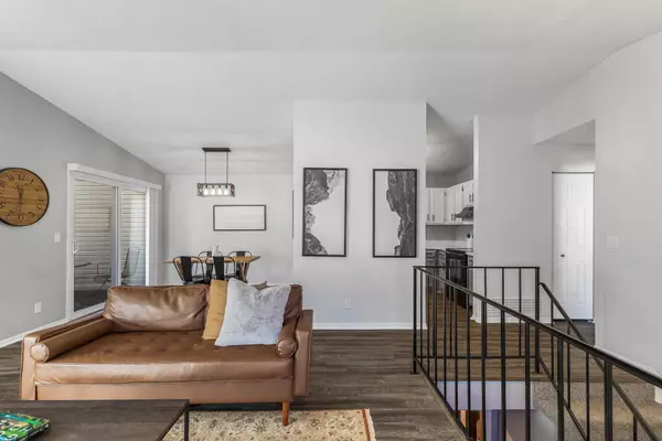 4212 Hemlock LN N, Plymouth, MN 55441