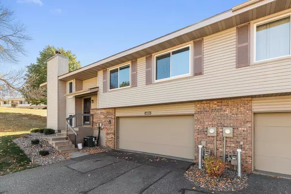 4212 Hemlock LN N, Plymouth, MN 55441