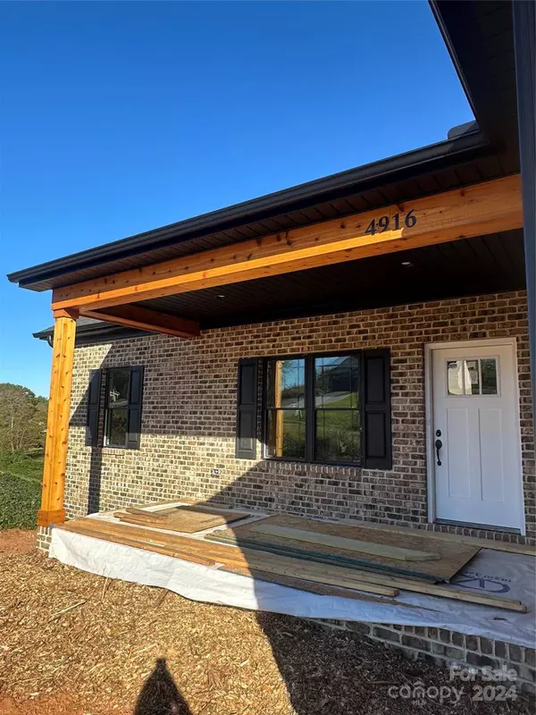 4916 Southview DR, Hickory, NC 28602