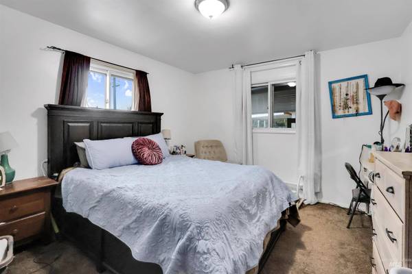 2467 Hansen Ave, Burley, ID 83318