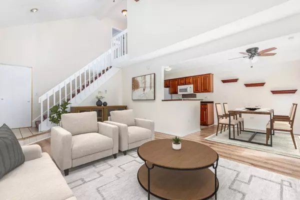 1121 N KNOLLWOOD Drive #1121, Palatine, IL 60067