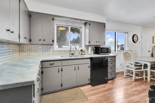 2467 Hansen Ave, Burley, ID 83318