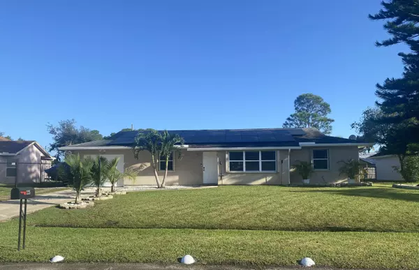 225 SW Langfield AVE, Port Saint Lucie, FL 34984