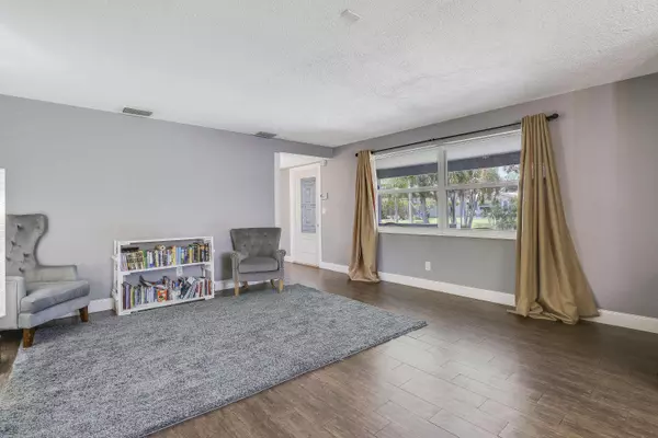 9714 Bluebell ST, Palm Beach Gardens, FL 33410