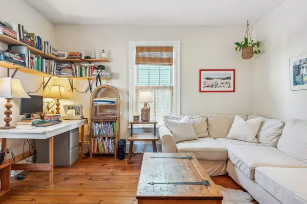 42 Smith ST, Portland, ME 04101