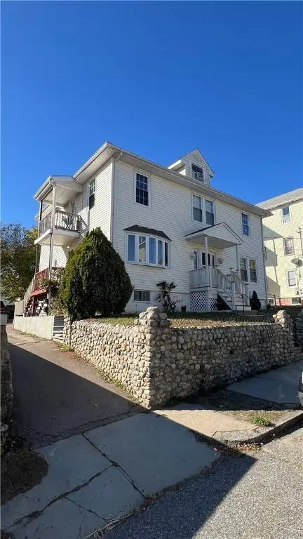 34 Mailloux ST, Woonsocket, RI 02895