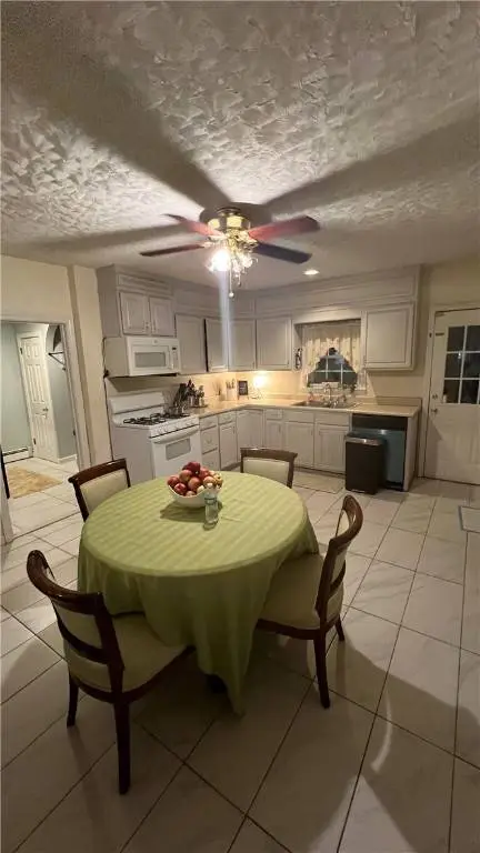 34 Mailloux ST, Woonsocket, RI 02895