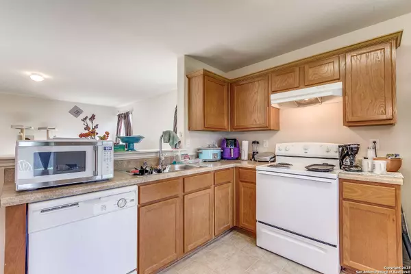 9802 MARBACH CYN, San Antonio, TX 78245-1695