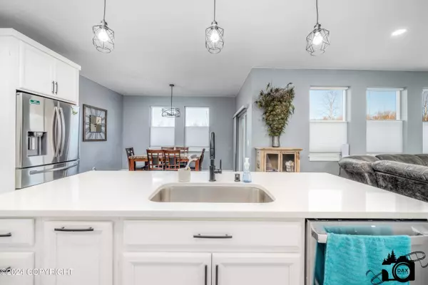 4633 S Preston Hills DR, Wasilla, AK 99623