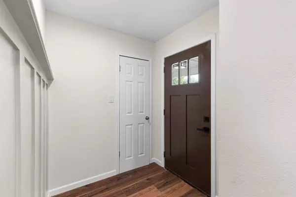 6016 Trail Lake Drive, Fort Worth, TX 76133