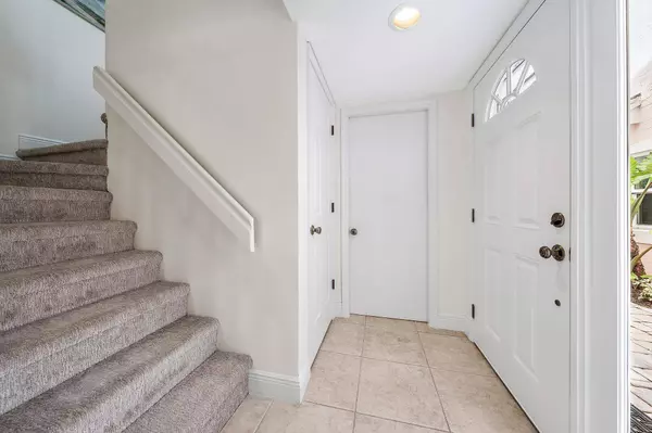 3905 N Fairway DR, Jupiter, FL 33477