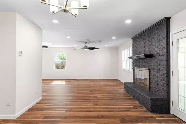 6016 Trail Lake Drive, Fort Worth, TX 76133