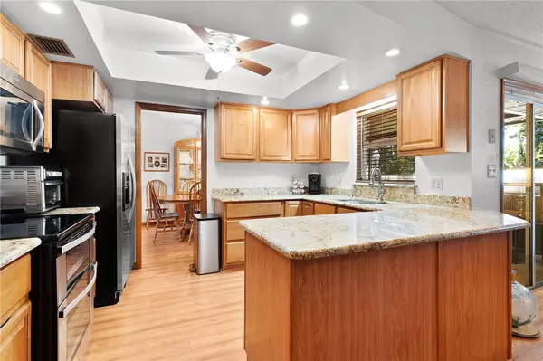 448 LAURA LN, Mount Dora, FL 32757