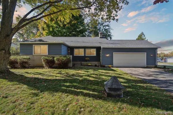 5100 GLEN COVE Lane, Grand Blanc, MI 48507