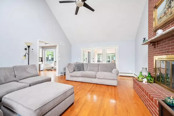 50 Meadowlark Dr., Seekonk, MA 02771