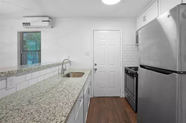 737 Neyland ST, Houston, TX 77022