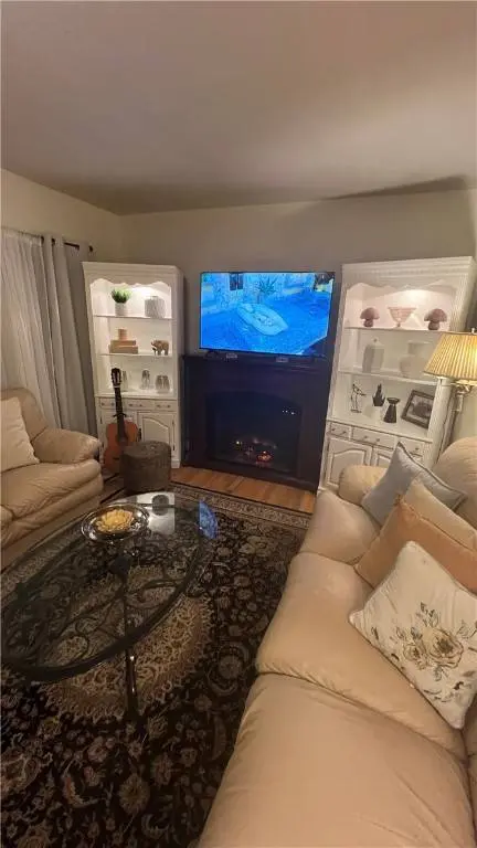 34 Mailloux ST, Woonsocket, RI 02895