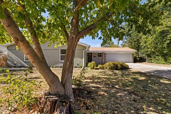 6016 Trail Lake Drive, Fort Worth, TX 76133