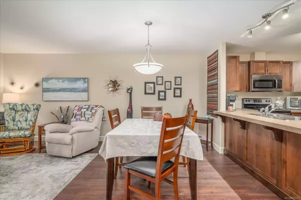 4442 Hedgestone Pl #202, Nanaimo, BC V9T 6H5