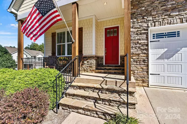 1203 39th AVE NE, Hickory, NC 28601