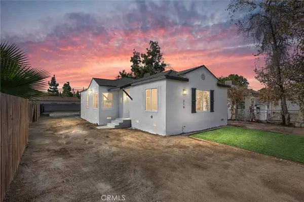 219 8th ST, Bakersfield, CA 93304