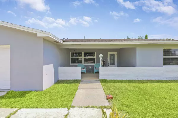 9714 Bluebell ST, Palm Beach Gardens, FL 33410