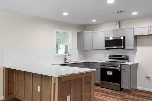 6016 Trail Lake Drive, Fort Worth, TX 76133