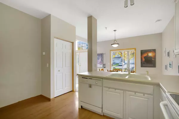 17608 Hackberry CT, Eden Prairie, MN 55347