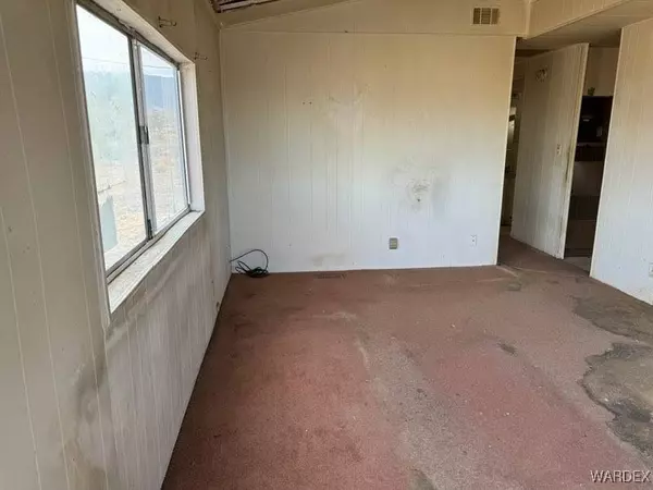 17449 N Palm DR, Dolan Springs, AZ 86441