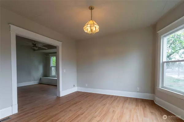 1235 S Ferry ST, Tacoma, WA 98405