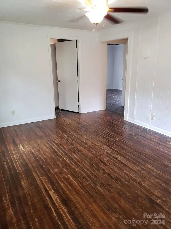 1359 15th AVE NE, Hickory, NC 28601