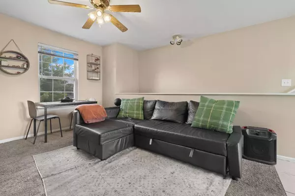 599 N Emerson LN, Hainesville, IL 60030