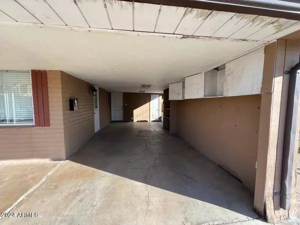 3542 E EARLL Drive, Phoenix, AZ 85018