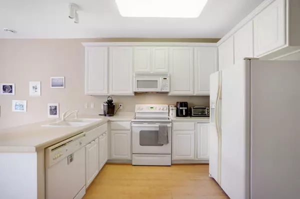 17608 Hackberry CT, Eden Prairie, MN 55347