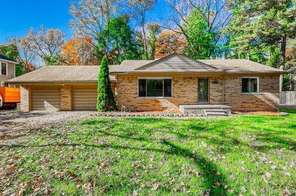 21203 BERG Road, Southfield, MI 48033