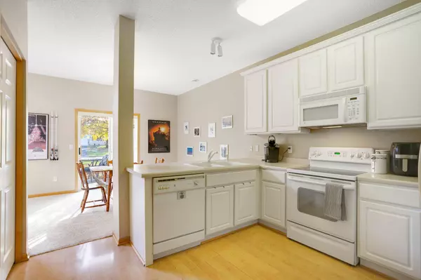 17608 Hackberry CT, Eden Prairie, MN 55347