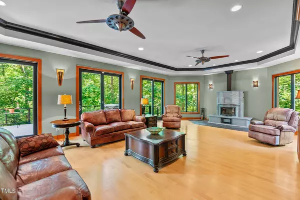 6016 Glenthorne Drive, Raleigh, NC 27613