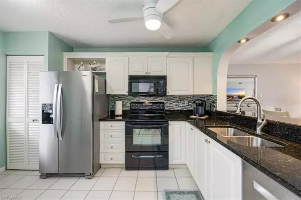 4556 Andover WAY #E102, Naples, FL 34112