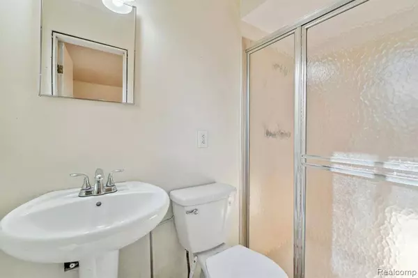 5100 GLEN COVE Lane, Grand Blanc, MI 48507