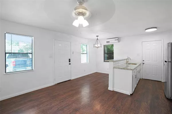 737 Neyland ST, Houston, TX 77022