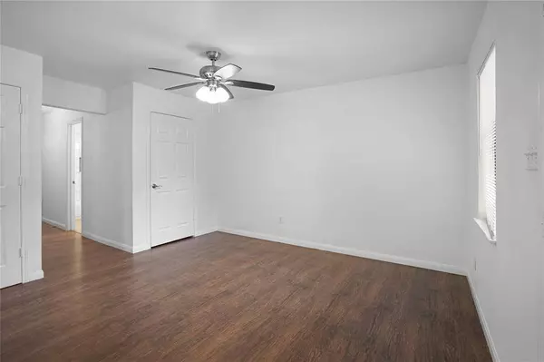 737 Neyland ST, Houston, TX 77022