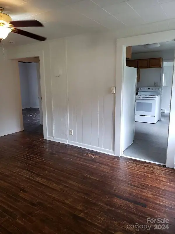 1359 15th AVE NE, Hickory, NC 28601