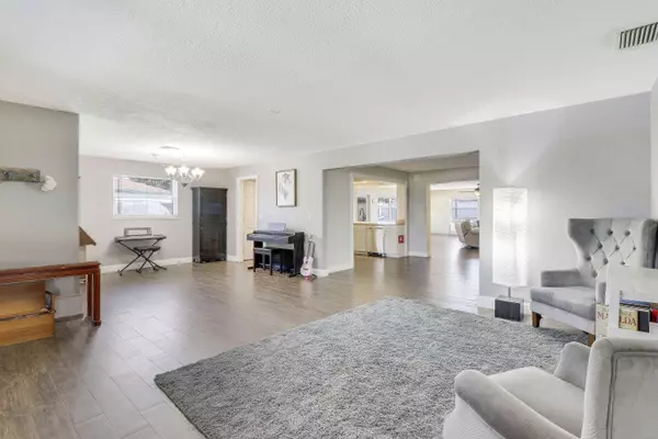 9714 Bluebell ST, Palm Beach Gardens, FL 33410