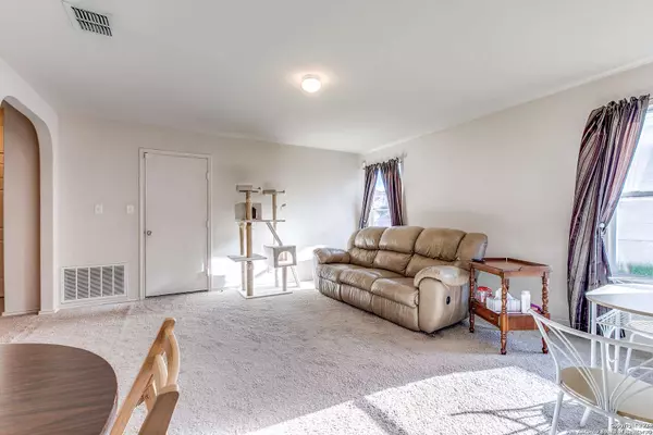 9802 MARBACH CYN, San Antonio, TX 78245-1695