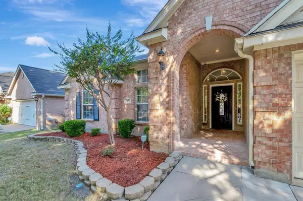 5209 White Sands Drive, Fort Worth, TX 76137